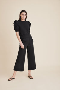 The Just Enough Puff Short Sleeve Sweatshirt in Black